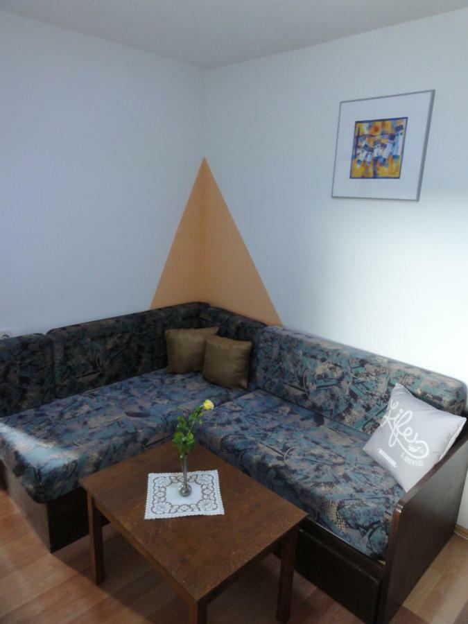 Apartman Pilcik Apartment Вир Екстериор снимка